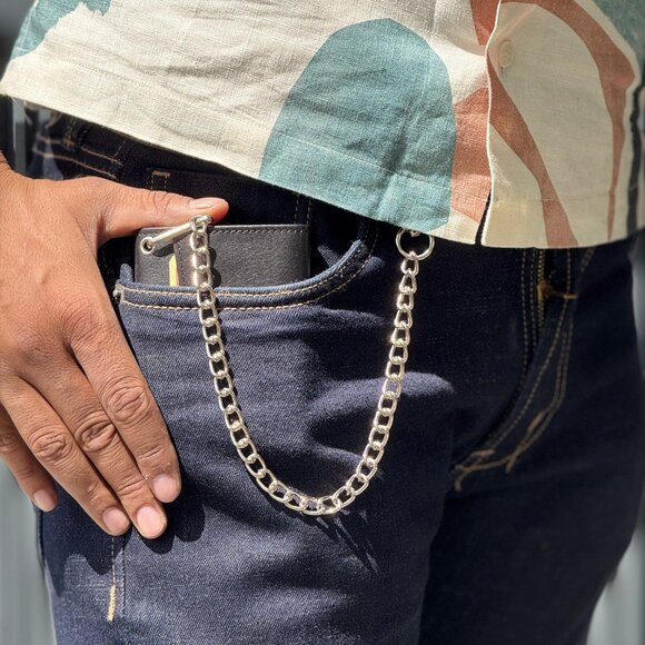 Men's Biker Wallet in Genuine Leather, Trifold Long Chain Wallet With RFID Block - Picture 6 of 8